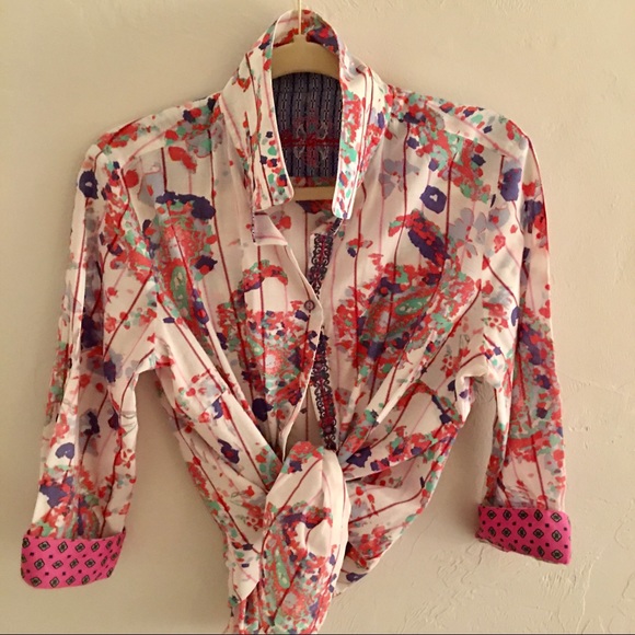 Robert Graham Tops - Robert Graham Button Down Shirt - M floral cotton